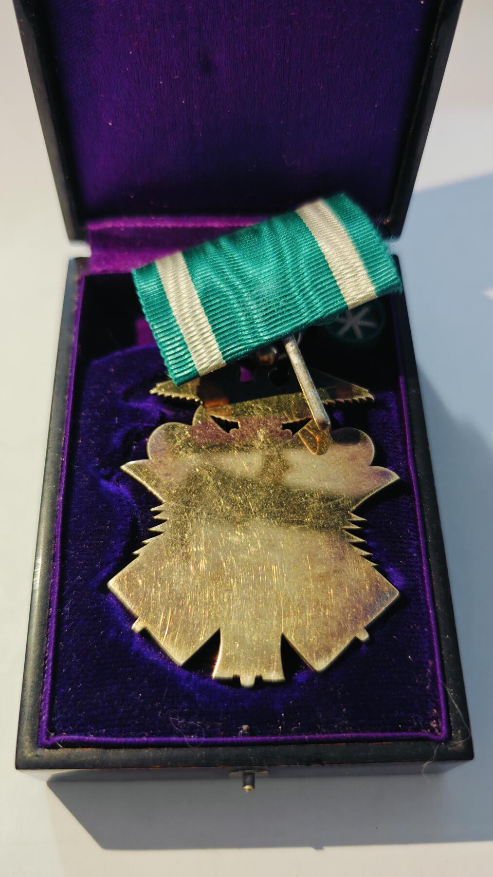 东亚勋章徽章主题拍卖6 勋六级金鸱（纯银，带绶带37g）（罕见镀金极其完美）