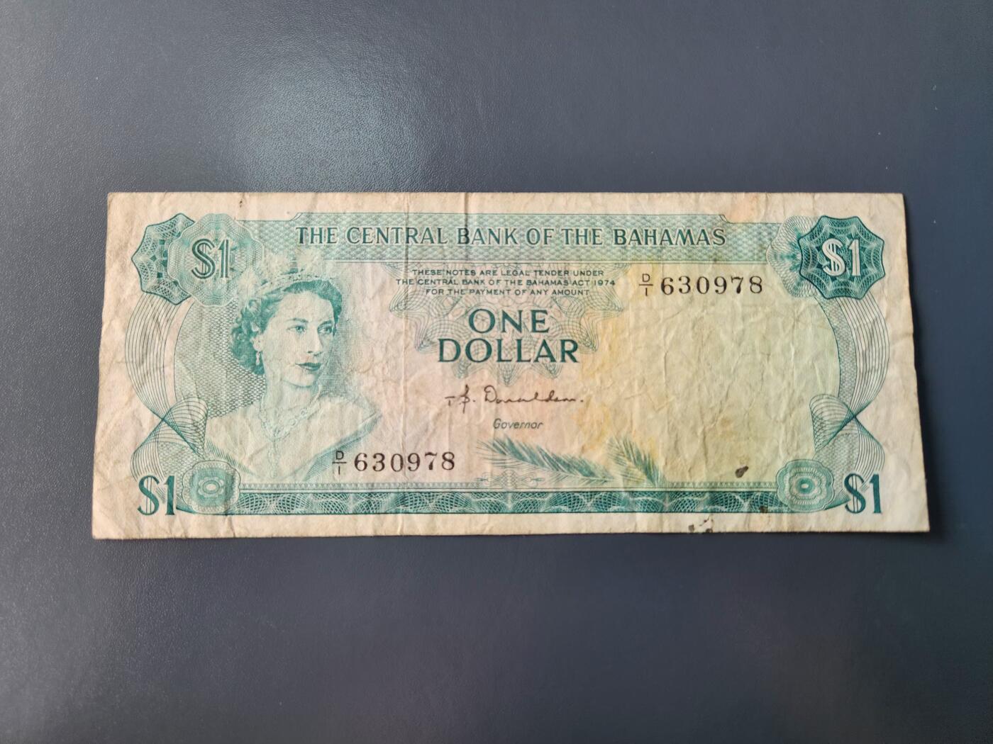 1月22号晚上8点 外国纸币自动截拍第11场 巴哈马 女王 稀少签名 原票旧品