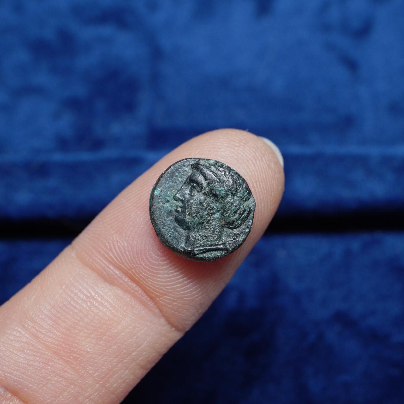 琋语集藏2026年02月欧洲古典打制币拍卖 古希腊爱奥尼亚地区-爱神阿芙洛狄特与蜜蜂铜币