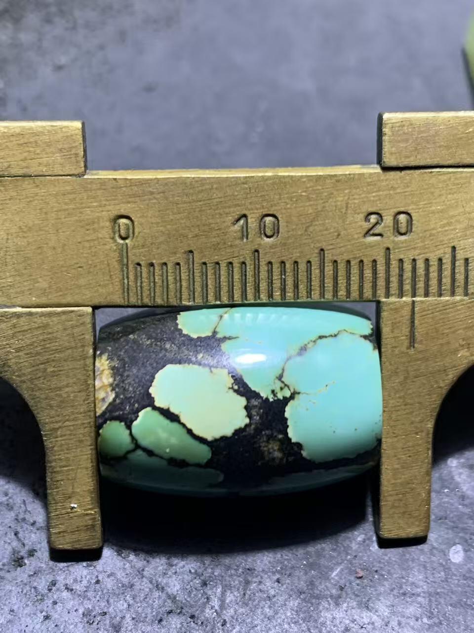 湖北十堰高瓷网花松石桶珠一颗，