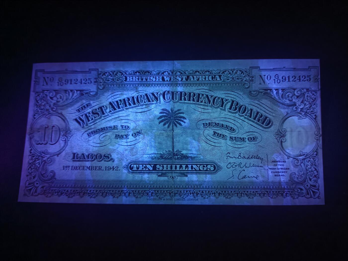2026一月第四期，总214期 英属西非1942年10先令AUNC疑似裁切，稀有的英属西非时期中高面值，正面是椰树图案，背面是阿拉伯文的面值