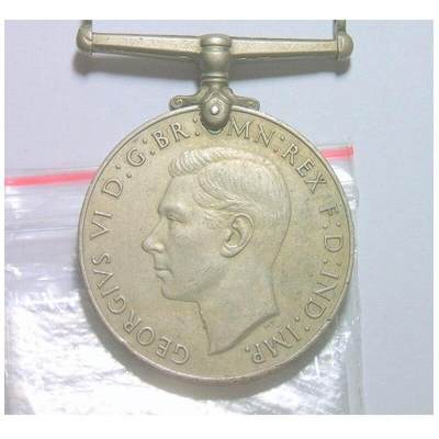 英国1939-45年乔治六世 二战胜利高浮雕精制白铜章 36MM  - 英国1939-45年乔治六世 二战胜利高浮雕精制白铜章 36MM 