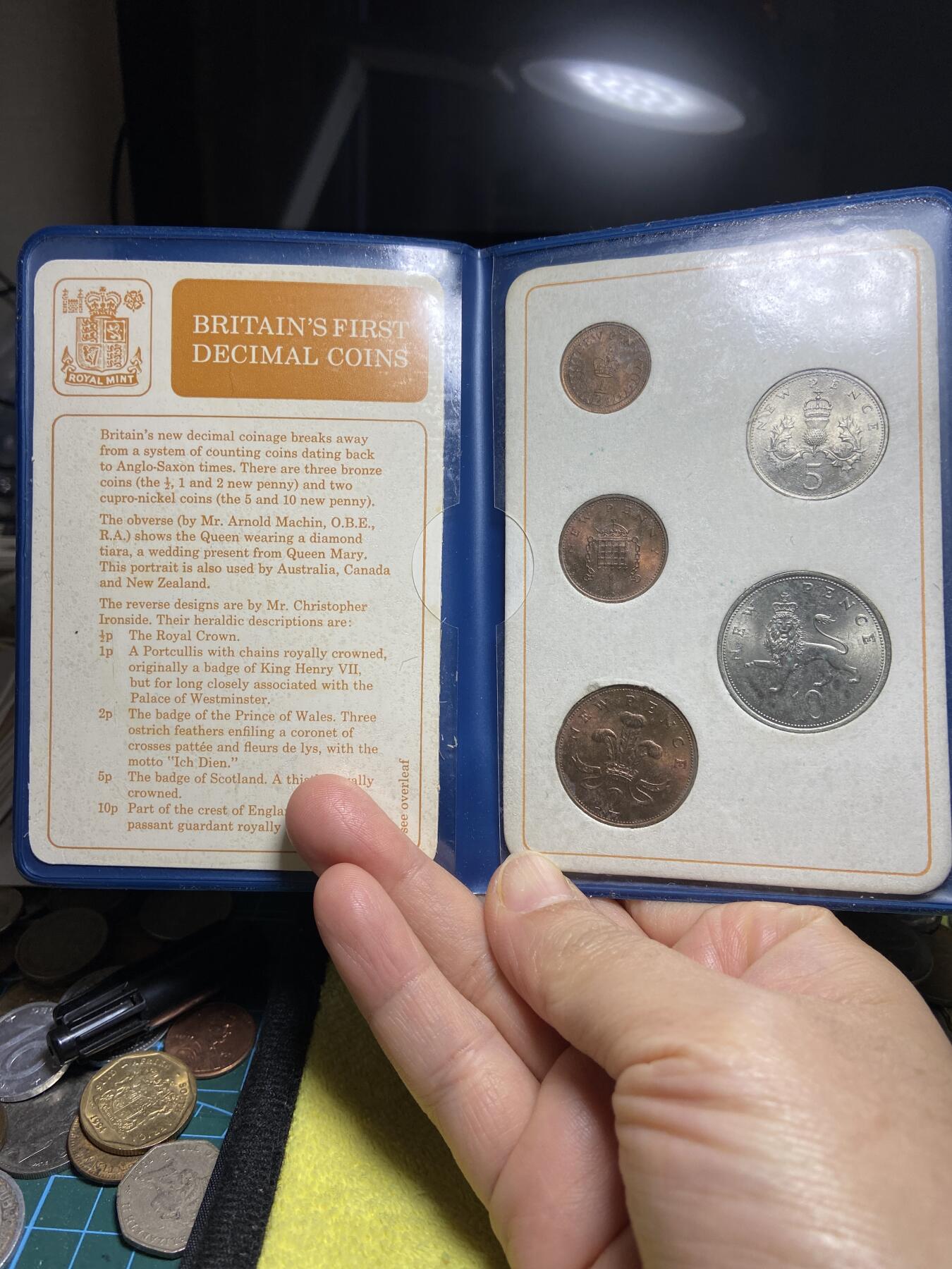 2026年第十四场(总第一百八十三场）外国好品散币场(免佣金) 英国🇬🇧原册套币5枚(伊丽莎白二世中年花冠，十进制第一版首发年套币)