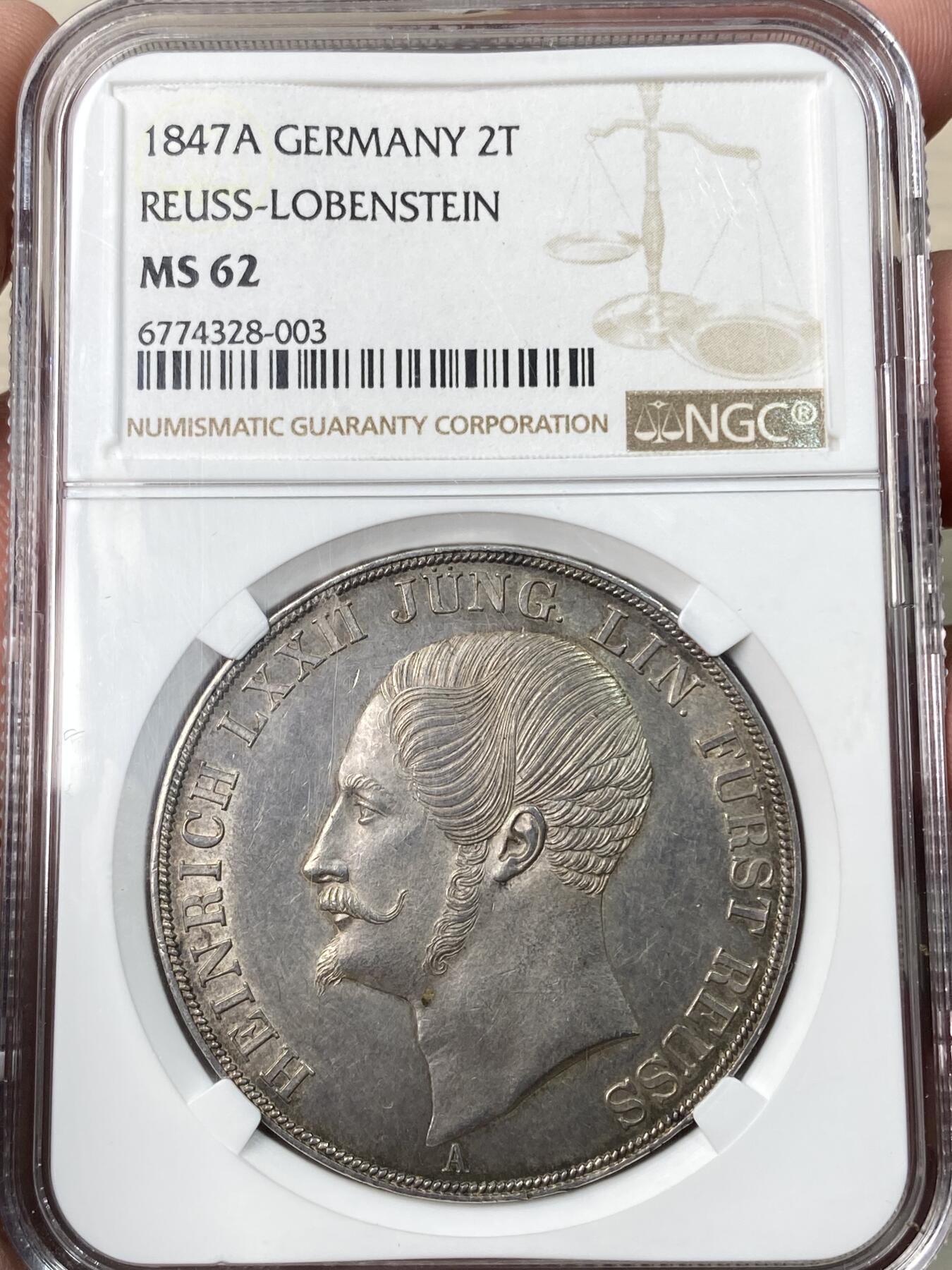 万国钱币拍卖第059期 NGC MS62 1847年德国罗伊斯-埃伯恩多夫幼系海因里希七十二世大纹章2泰勒 发行量2750枚的高难小邦品种 极具辨识度的德式精发 原味淡彩转光品相 不可多得的收藏品质
