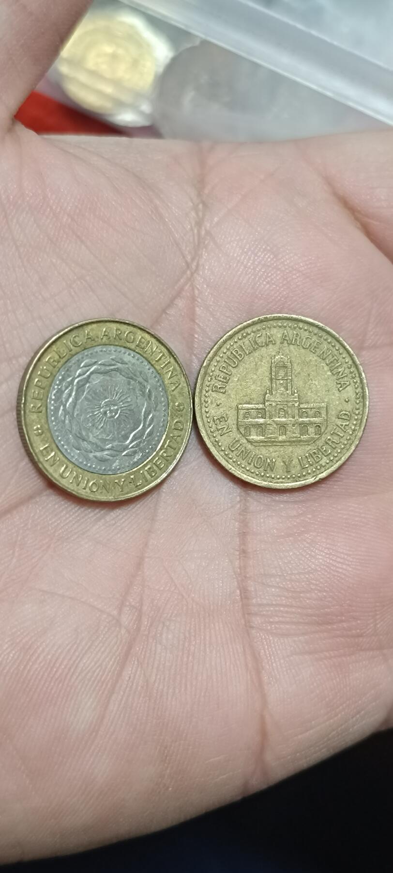 万国钱币阁第八场 双色阿根廷2比索➕25分铜币