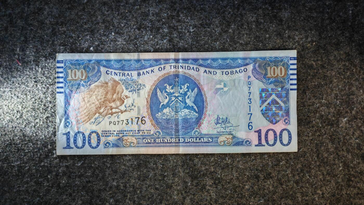 【礼羽收藏】🌏世界钱币拍卖第121期 美洲 特立尼达和多巴哥 2006年 100元 纸币 非全新 品如图