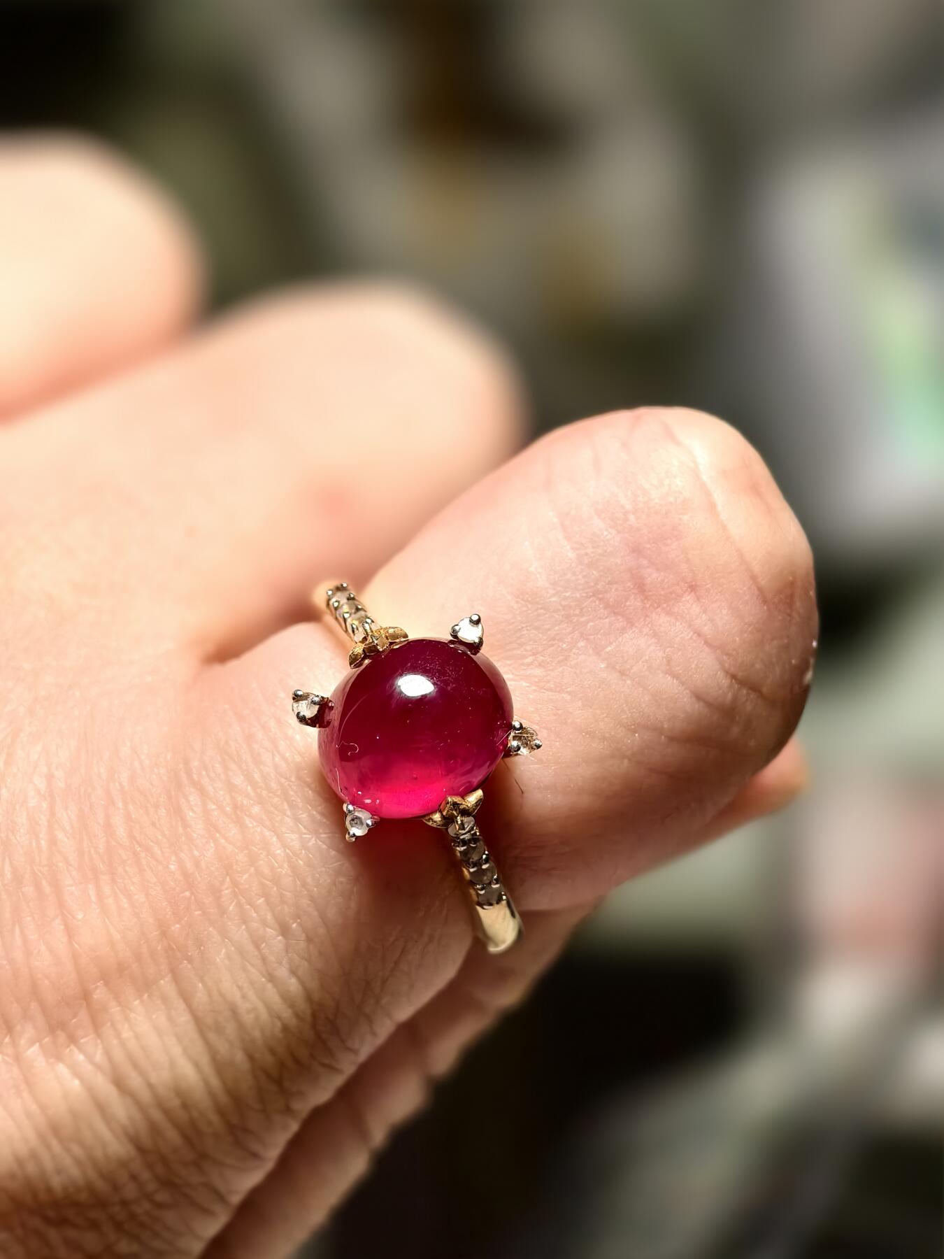 抚柳草堂-第十期章牌钱币  奖章勋章限时免佣 满百包邮 放漏专场 回流红宝石戒指 银镀金镶嵌红宝石 宝石长10.5宽7.5mm 重4.9g 打标925 内圈约18.8mm