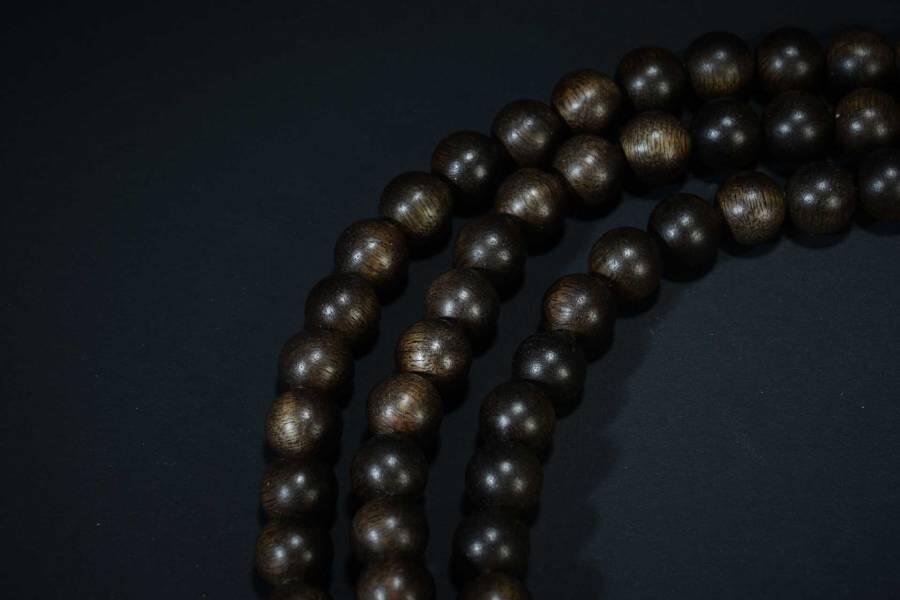 上海都达杂项专场十七（全场包邮） 天然文莱沉香0.8圆珠多圈手串 附鉴定证书87-215