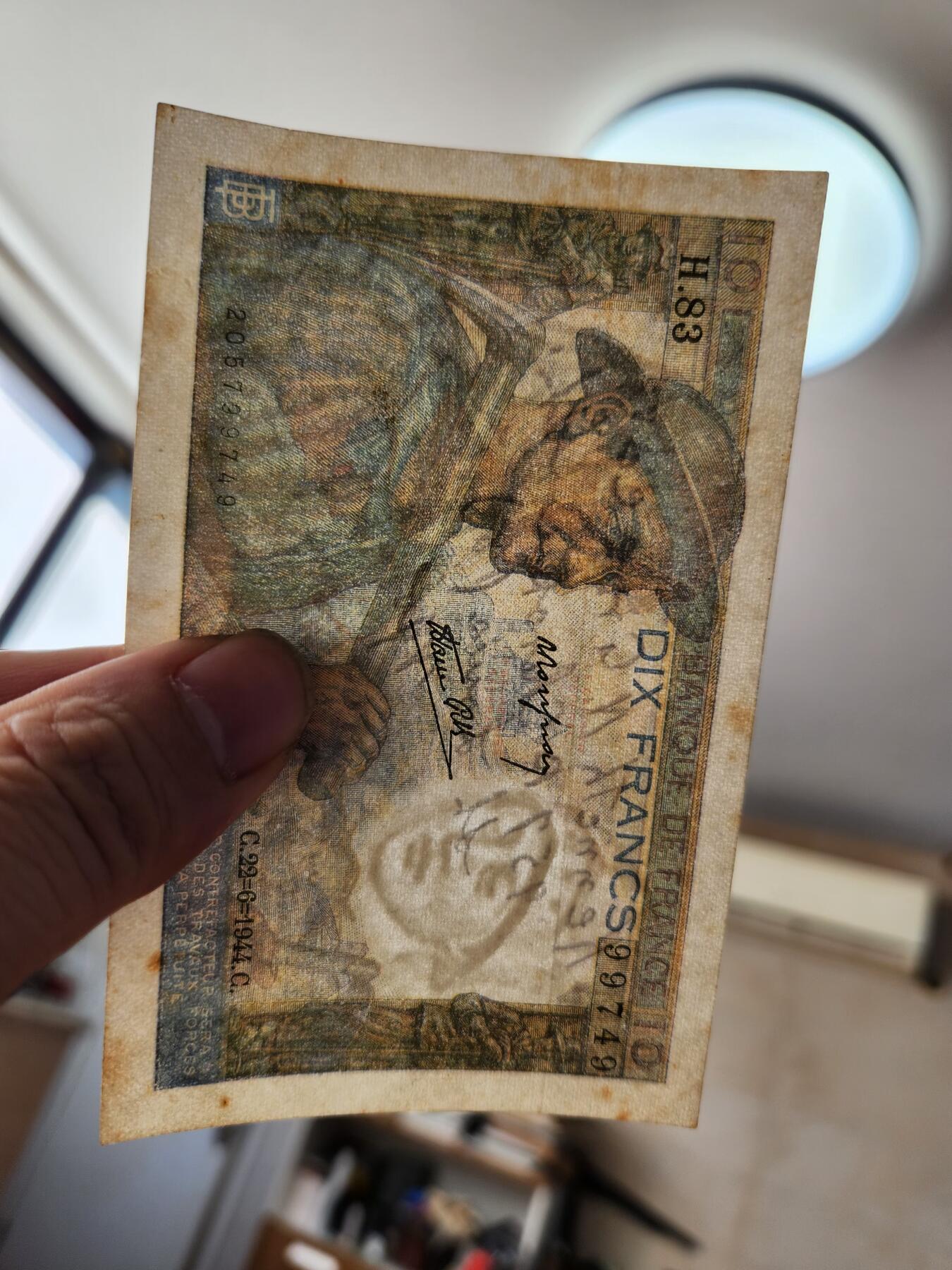 1月22号晚上8点 外国纸币自动截拍第11场 10法郎 原票旧品小裂口