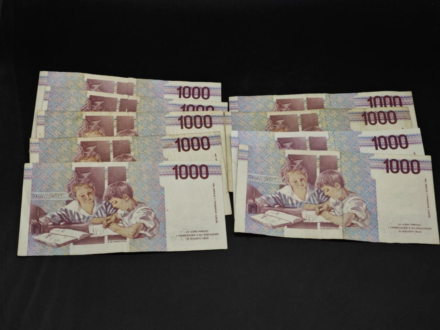 【淘币小摊】限时拍第八百五十二拍  无佣金福利纸币场  满百包邮可预留两周  周一统一发货  意大利1000里拉纸币9张【有折】