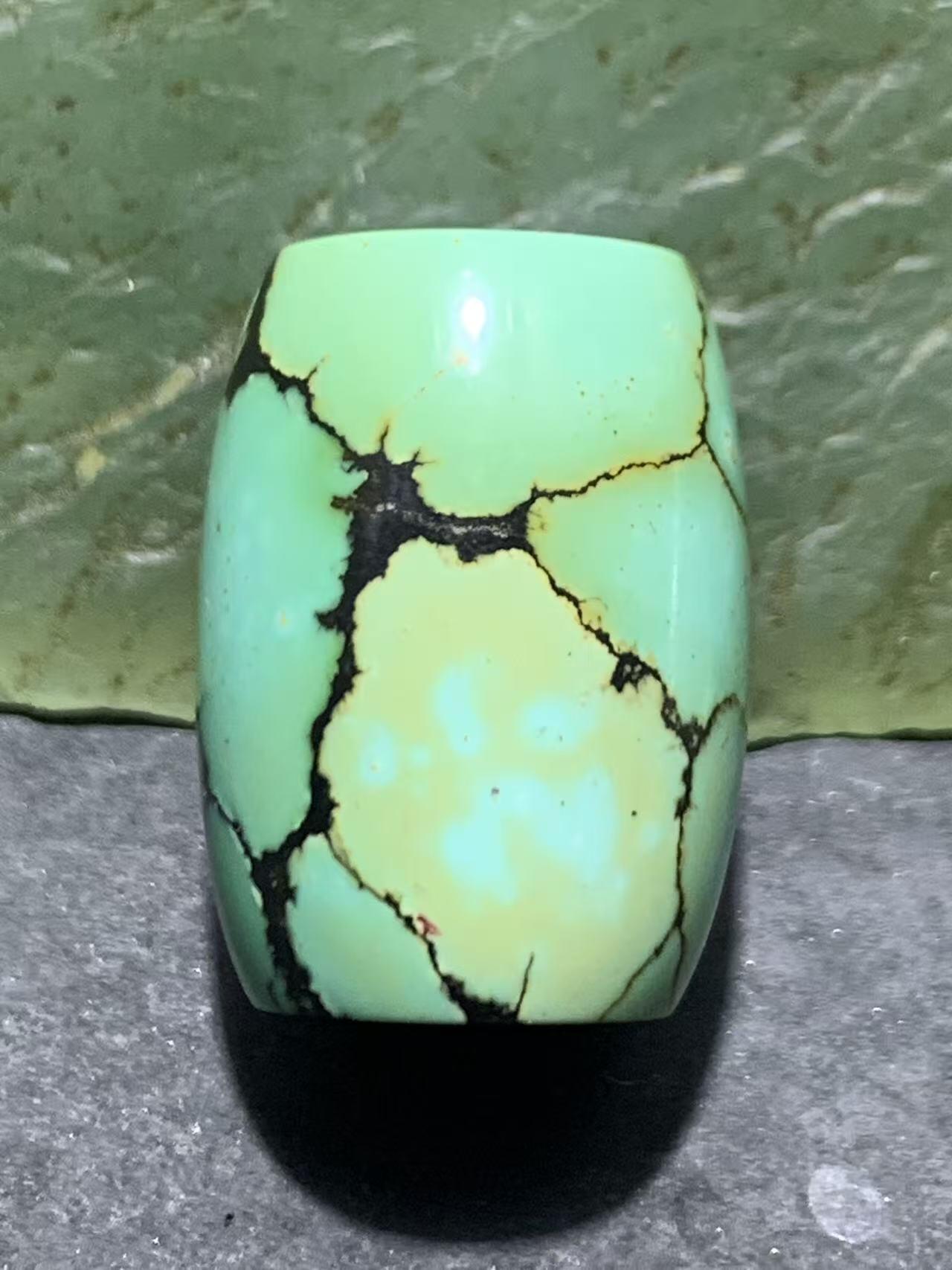 湖北十堰高瓷网花松石桶珠一颗，