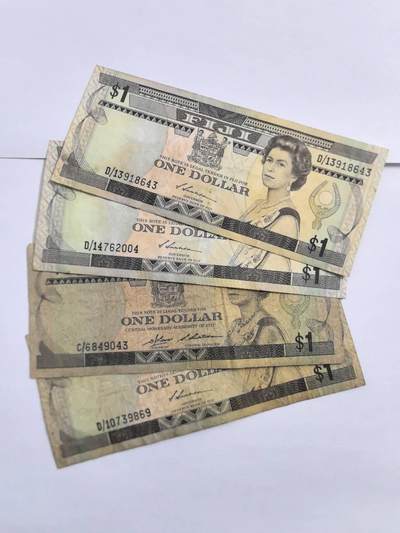 各国外币第109期 - 斐济1有 7－8品 4张