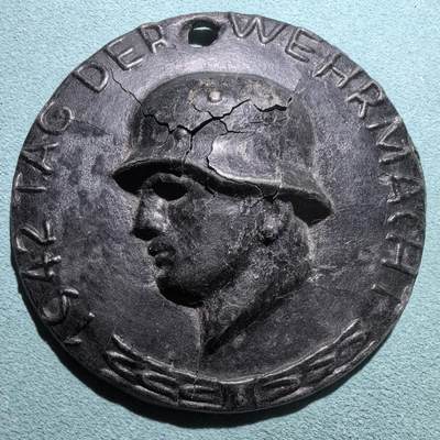 盛世勋华——号角文化勋章邮票专场拍卖第301期 - 德国（1939）1942年国防军日纪念章牌