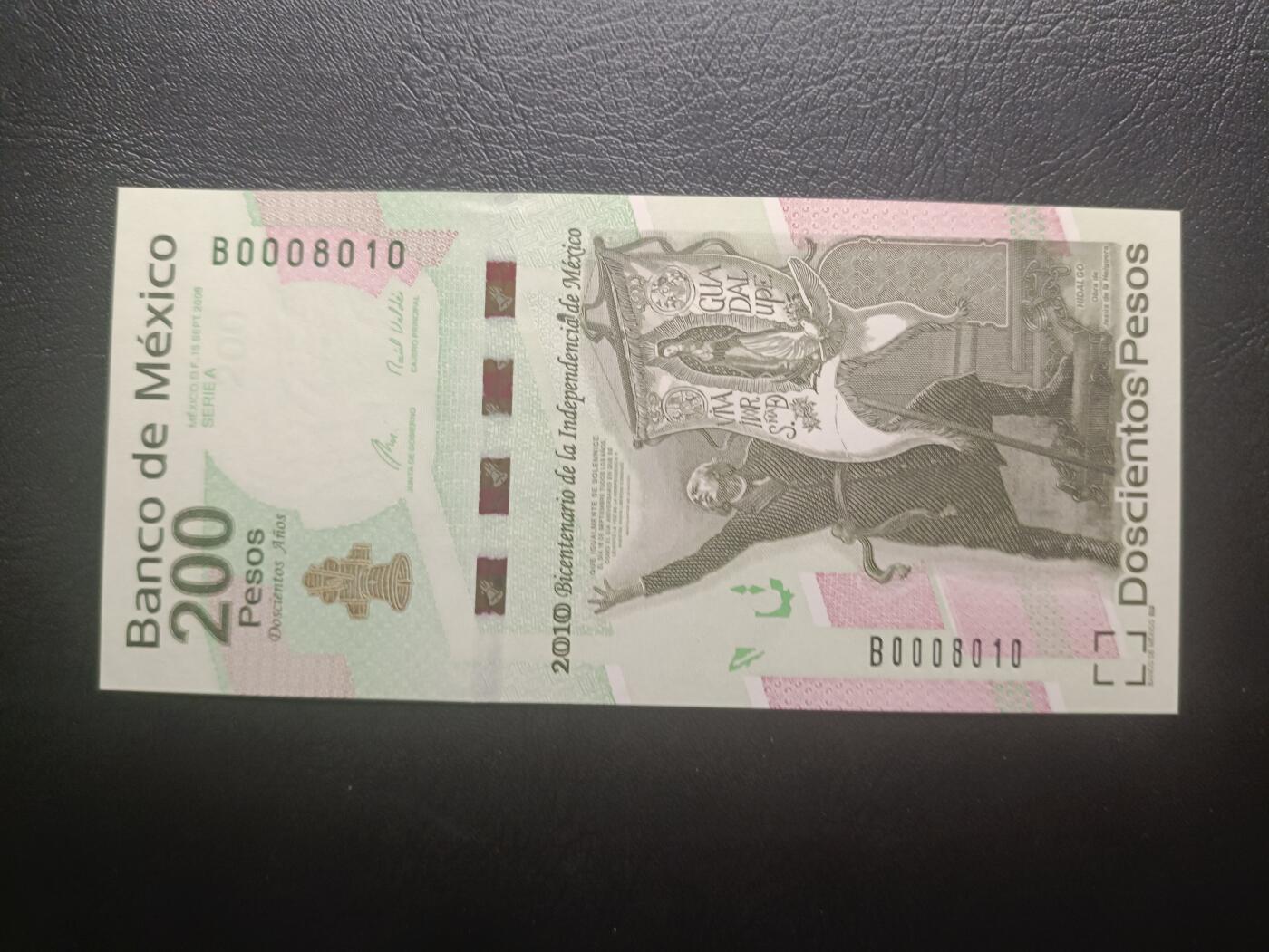 2026一月第四期，总214期 墨西哥2010年独立200周年200比索纪念钞UNC豹子头倒置号0008010，国父伊达尔戈和独立女神