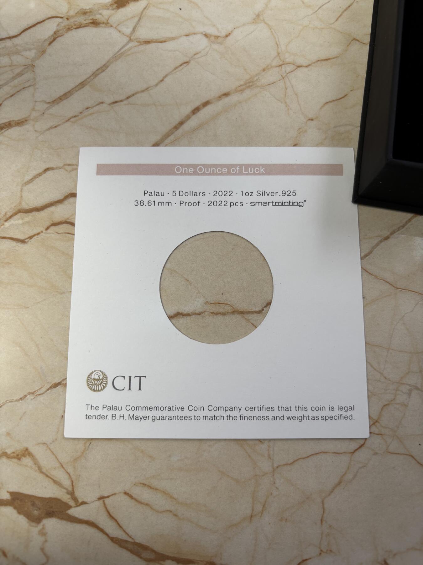 第189期拍卖 帕劳2020年幸运草系列镶嵌四叶草1盎司玫瑰金银币，999银镀金，发行2022枚，币有工艺问题，没有黑色纸套