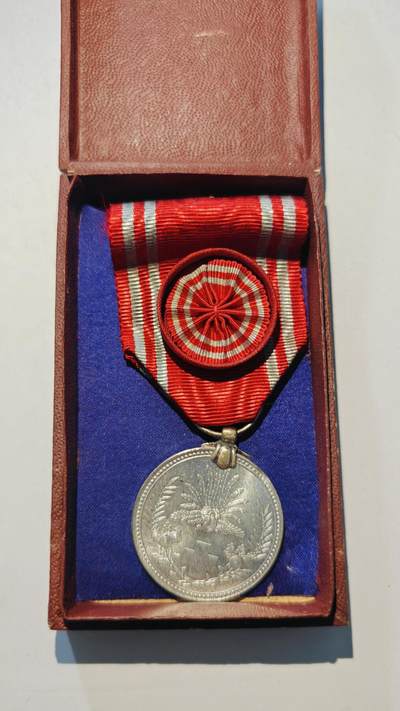 东亚勋章徽章主题拍卖6 - 日本赤十字男特别会员章