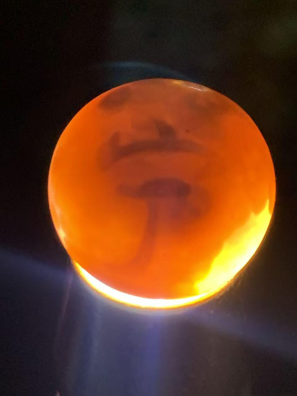 精美冰飘心风化鱼籽纹战国红玛瑙手工雕刻宁圆珠一颗！