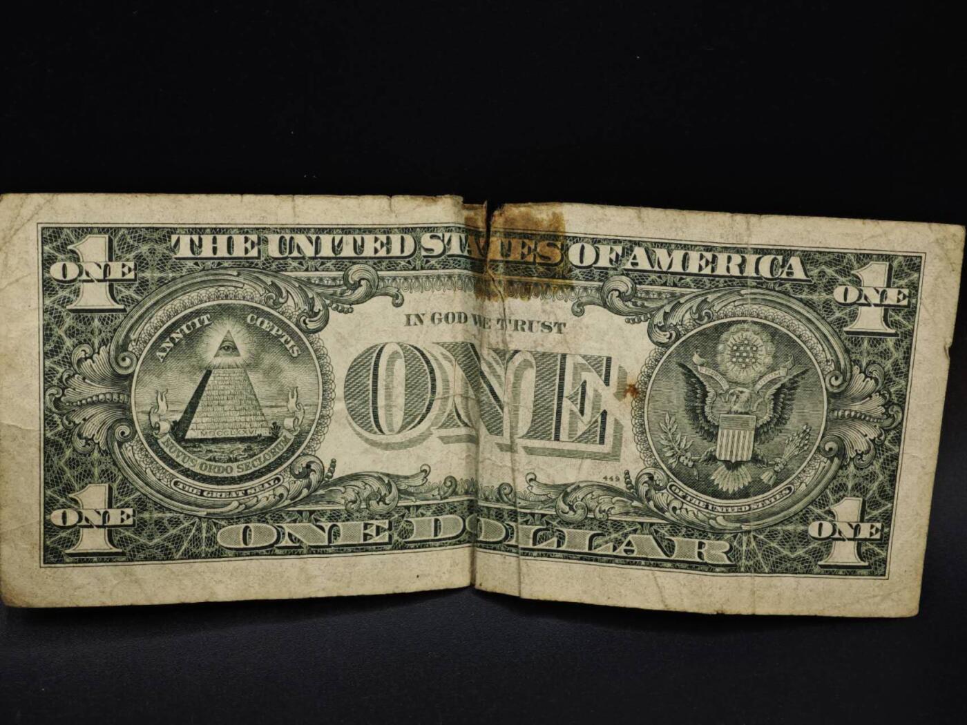 【淘币小摊】限时拍第八百五十二拍  无佣金福利纸币场  满百包邮可预留两周  周一统一发货  美国1988年一美元纸币【有折破损】