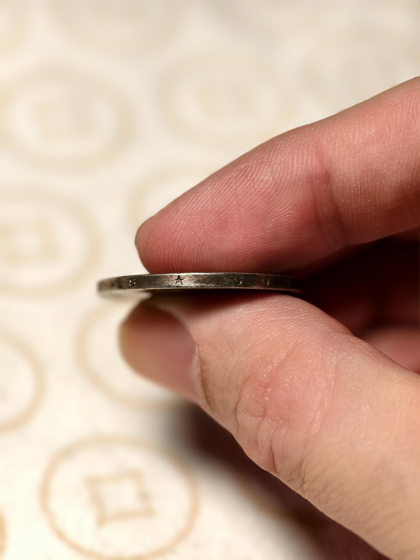 抚柳草堂-第十期章牌钱币  奖章勋章限时免佣 满百包邮 放漏专场 1939荷兰王国威廉明娜女王1G银币 重10g压力十足非常精致 带点彩光