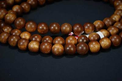 上海都达杂项专场六（全场包邮） 天然黄油格沉香0.8多圈圆珠手串 附鉴定证书87-210