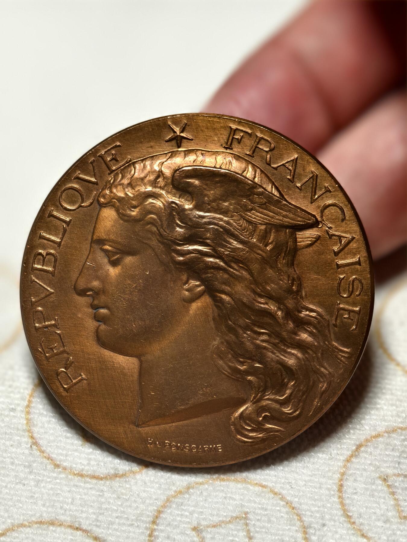 抚柳草堂-第十期章牌钱币  奖章勋章限时免佣 满百包邮 放漏专场 1890法国巴黎墨丘利大铜章 边铭丰饶角 直径52mm 重58g品相不错