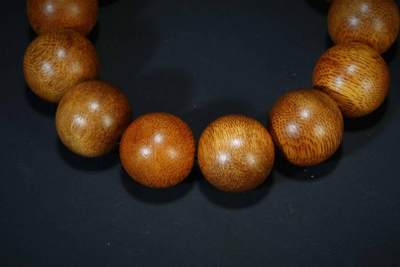 上海都达杂项专场六（全场包邮） 天然黄油格沉香1.8圆珠手串 附鉴定证书87-205