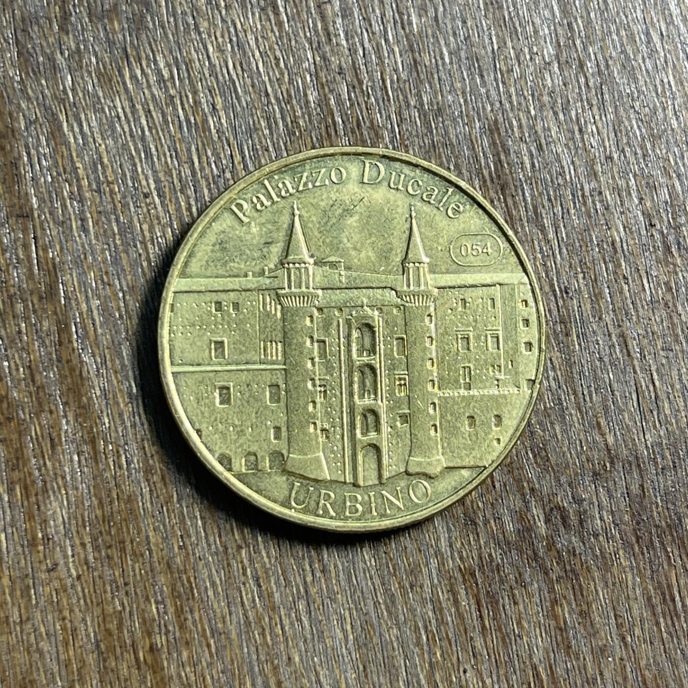 【春节前最后一拍，下一场3.3号】★第139场★散币场。不寄存，30包邮。不满30元，支付5元运费。《接受代拍 代送NGC评级》 47【无寄存】2005年发行的意大利乌尔比诺公爵宫 纪念铜章（属于“意大利及其瑰宝”系列）
