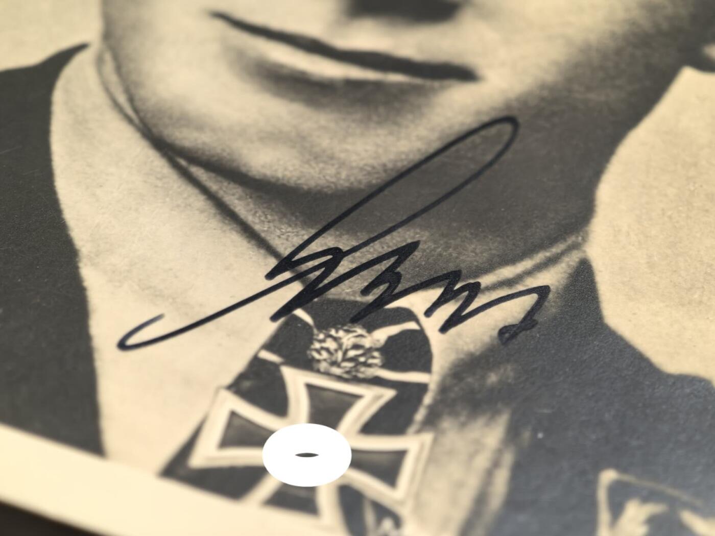 小驴勋章奖章收藏1月24日周六晚六点拍卖（珍爱和平，收藏战争，铭记历史，勿忘国耻，忠党爱国。有偿代拍，送拍规则在简介最后，参拍须阅读规则后再参拍，关系到运费包装发货时效真假辨别等关键信息，拍卖时不再发原图，看大图店主微信码在拍卖店铺介绍里）