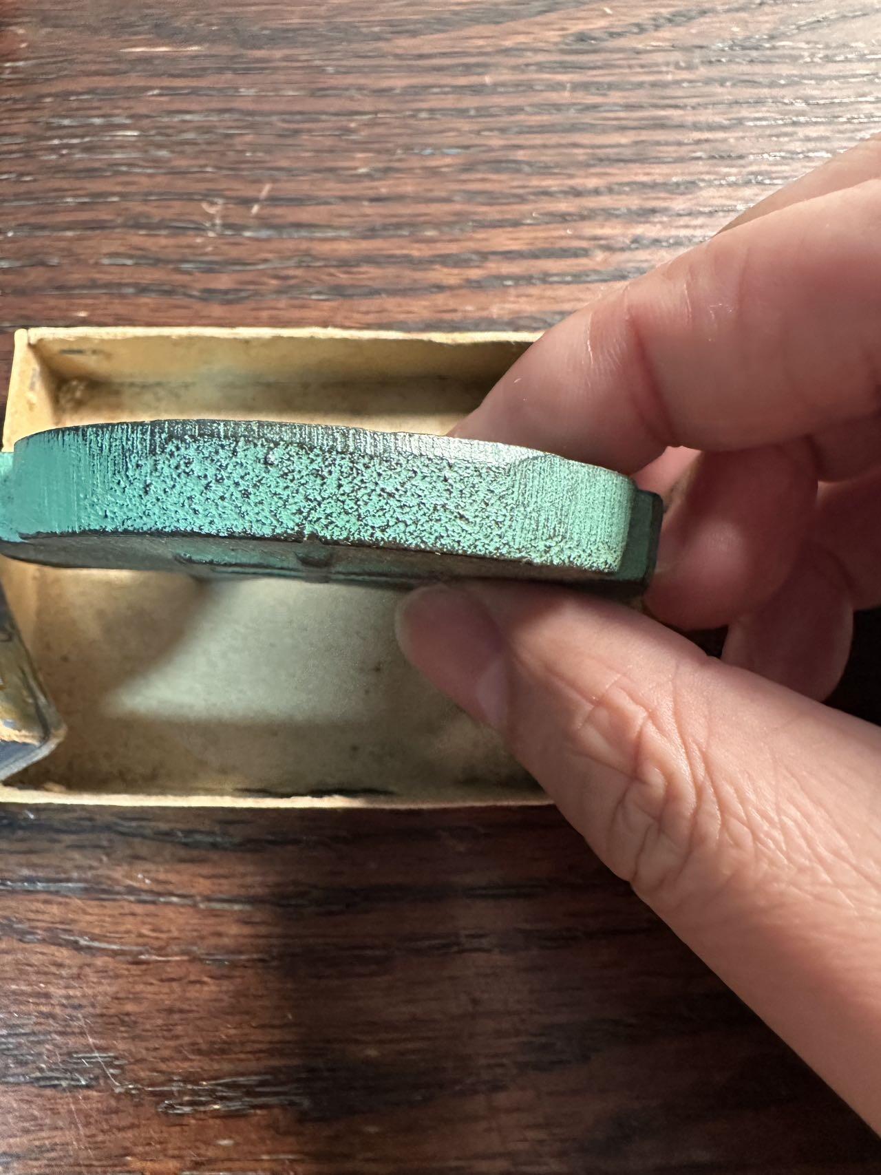 蒂克钱币-第55场 日本章 企业章拍卖 昭和49年 八王子市长房中学 青铜镇纸章 174g