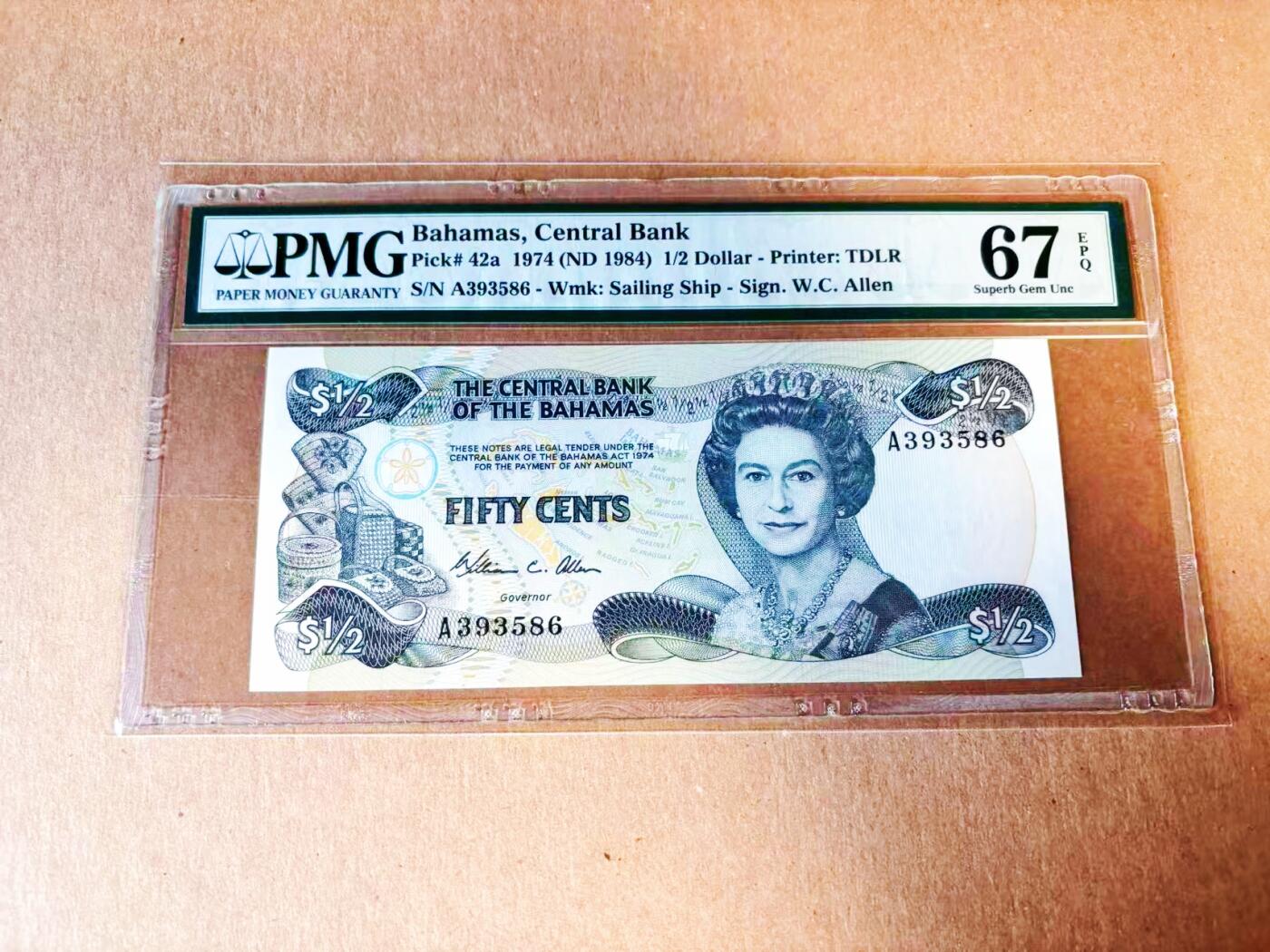 【Blue Auction】世界纸币精拍第778期——18级TOP拍卖/信誉/品质/专业/高效💫 【A冠无47】巴哈马 1984年1/2元 女王 PMG67EPQ 