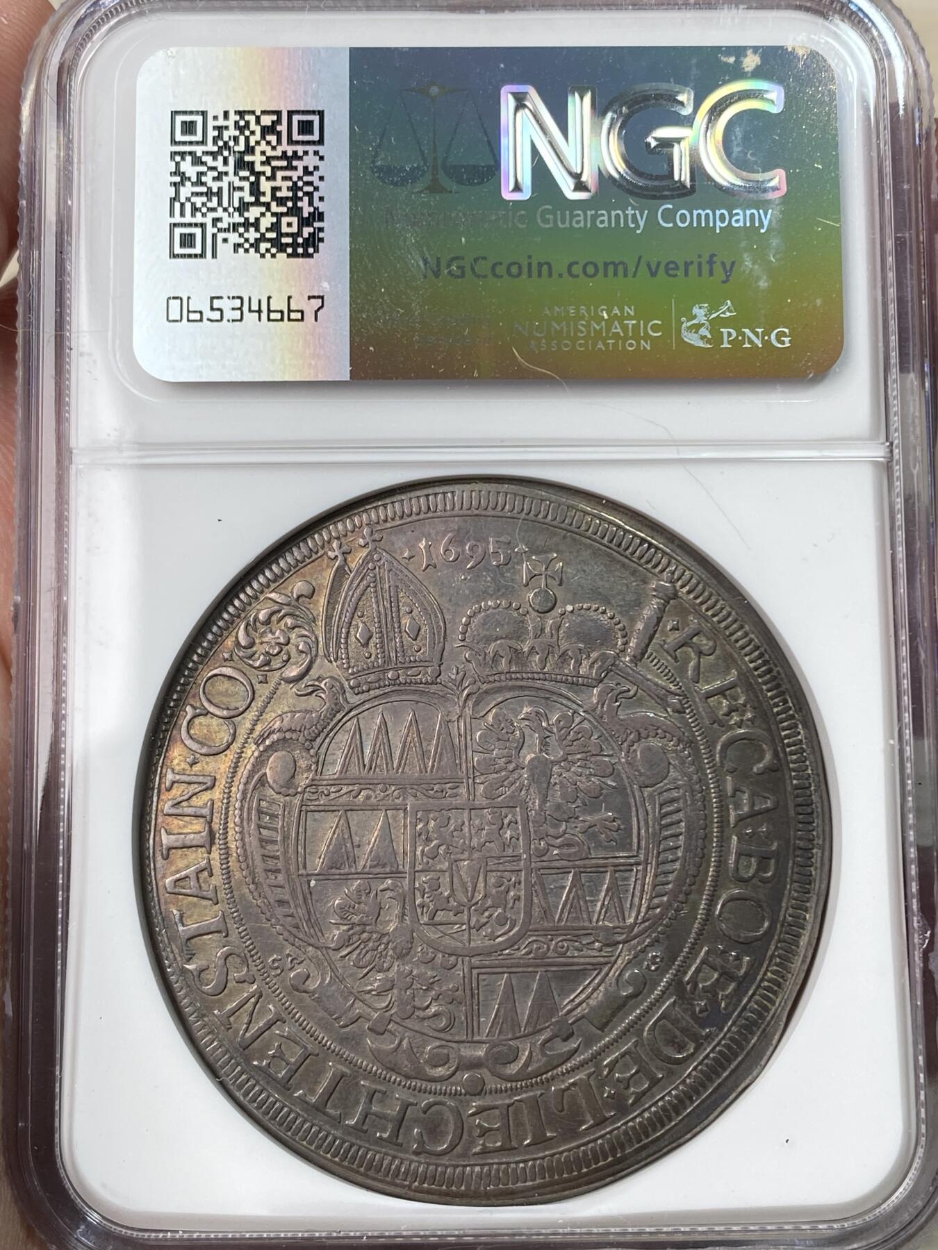 万国钱币拍卖第059期 NGC AU55 1695年神圣罗马帝国奥尔穆茨主教区卡尔二世纹章大泰勒 克雷姆西耶造币厂铸 好品罕见品种 原味欧陆深五彩包浆极美 NGC亚军分 更高分仅一枚 