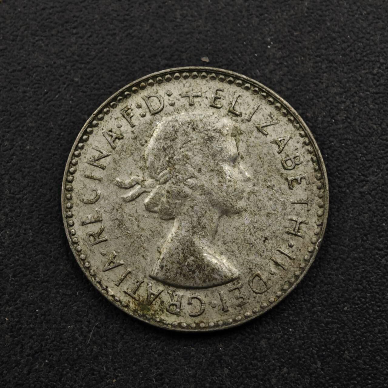 【淘币小摊】实时拍第八百五十三拍   散币银币场   满百包邮可预留二周 每周一统一发货   澳大利亚1964年伊丽莎白二世3便士银币