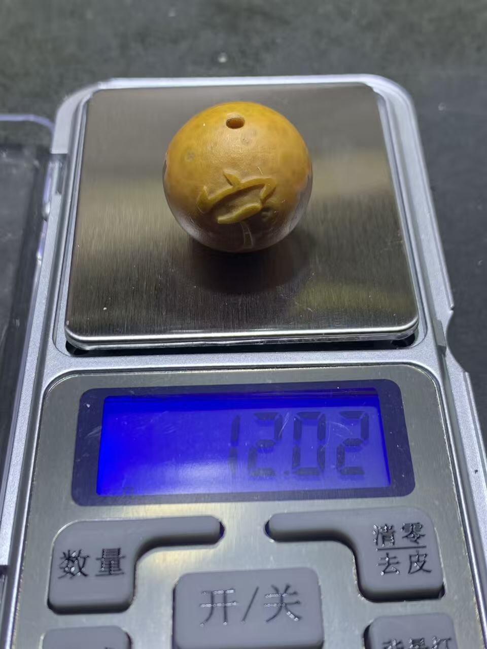 精美冰飘心风化鱼籽纹战国红玛瑙手工雕刻宁圆珠一颗！