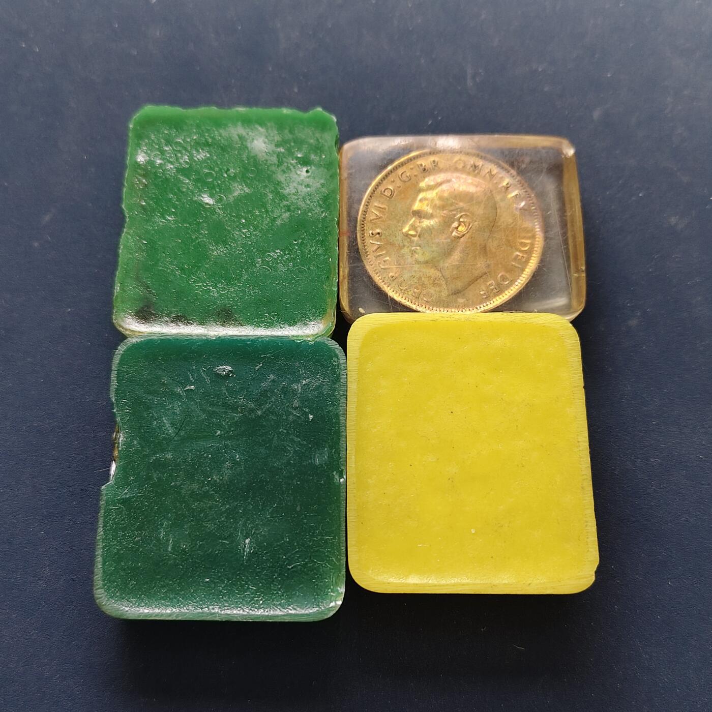 【全场包邮】纯粹捡漏拍496场-持续更新中 【杂件】各年份钱币/邮票工艺品4枚一组