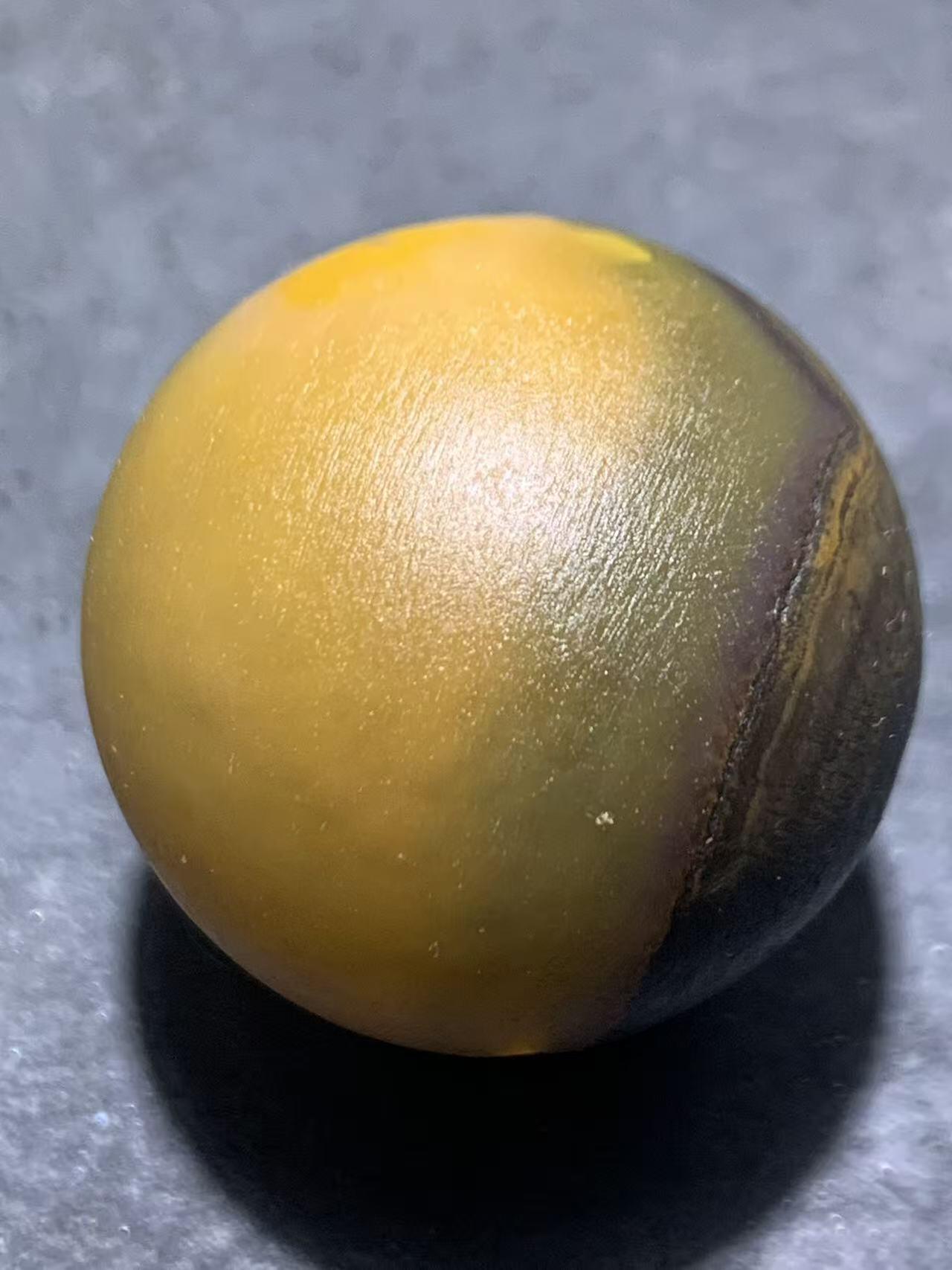 精美亚光高玉化冻料战国红玛瑙原皮8字天眼纹大圆珠一个！