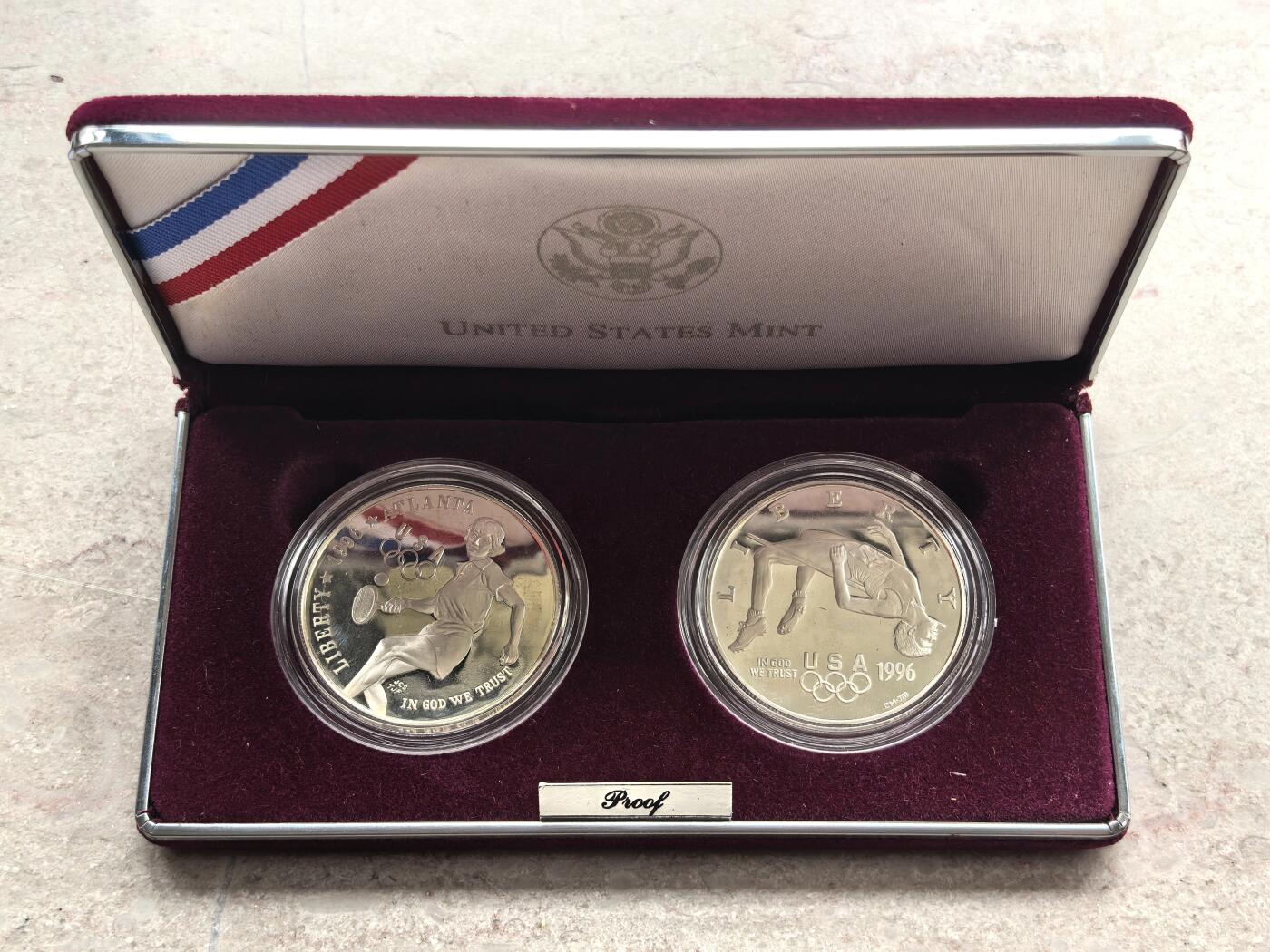 博洋堂世界钱币拍卖第158期（全场包邮） 1996年美国1美元两枚精制银币套 亚特兰大奥运会-跳高和乒乓 26.73克900银X2 盒证全