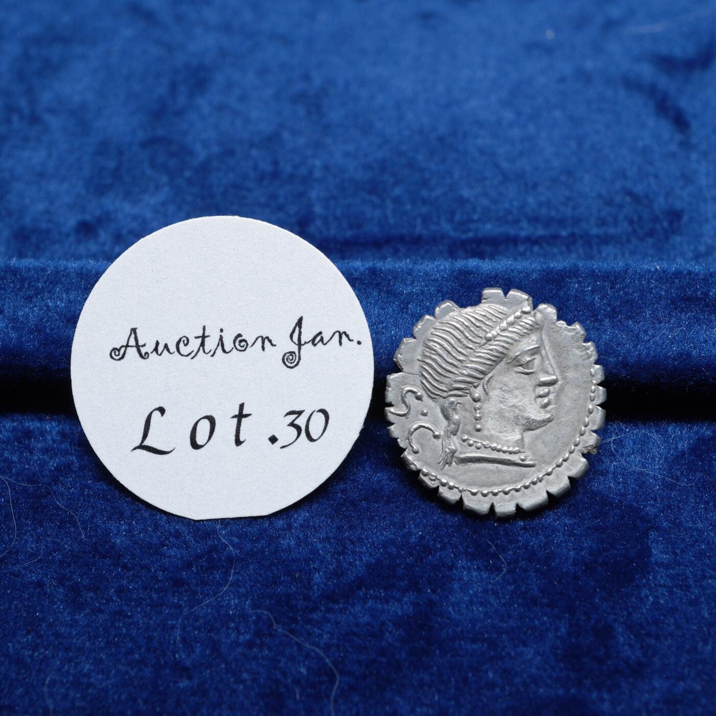 琋语集藏2026年02月欧洲古典打制币拍卖 古罗马共和时期爱神维纳斯1第纳里银币 （边缘破损）