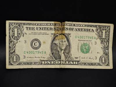 【淘币小摊】限时拍第八百五十二拍  无佣金福利纸币场  满百包邮可预留两周  周一统一发货  - 美国1988年一美元纸币【有折破损】