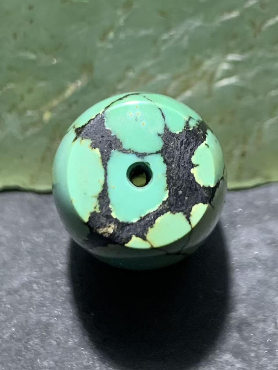 湖北十堰高瓷网花松石桶珠一颗，