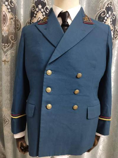 罗岚⭐爱藏⭐甄选专拍第四场-分享拍场赚佣（实体经营） - 解放'早期 老式古着礼服  定制版约正一号尺码适合180-185者穿着   实发成色