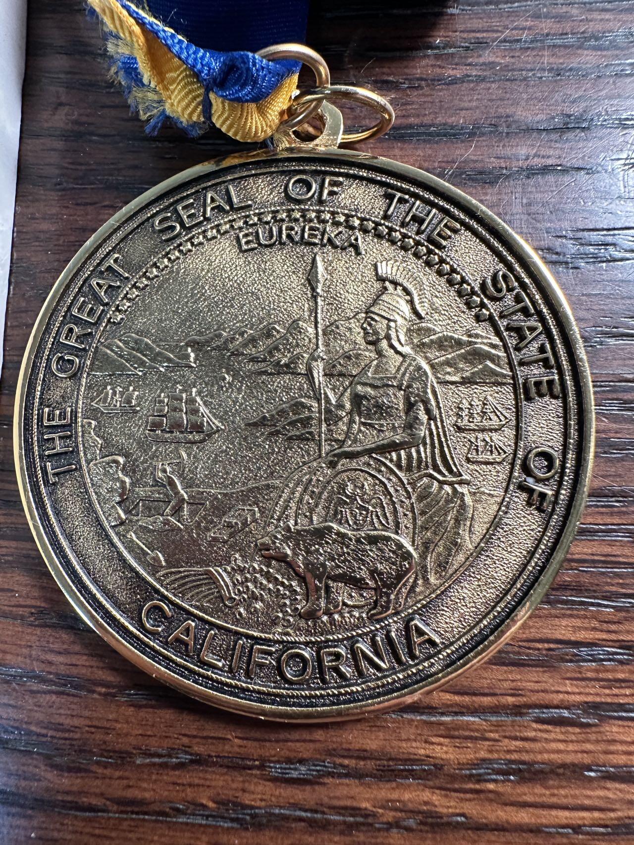 蒂克钱币-第55场 日本章 企业章拍卖 美国加利福尼亚州尤里卡市与日本茨城县神栖市 友好城市纪念章62mm 64g