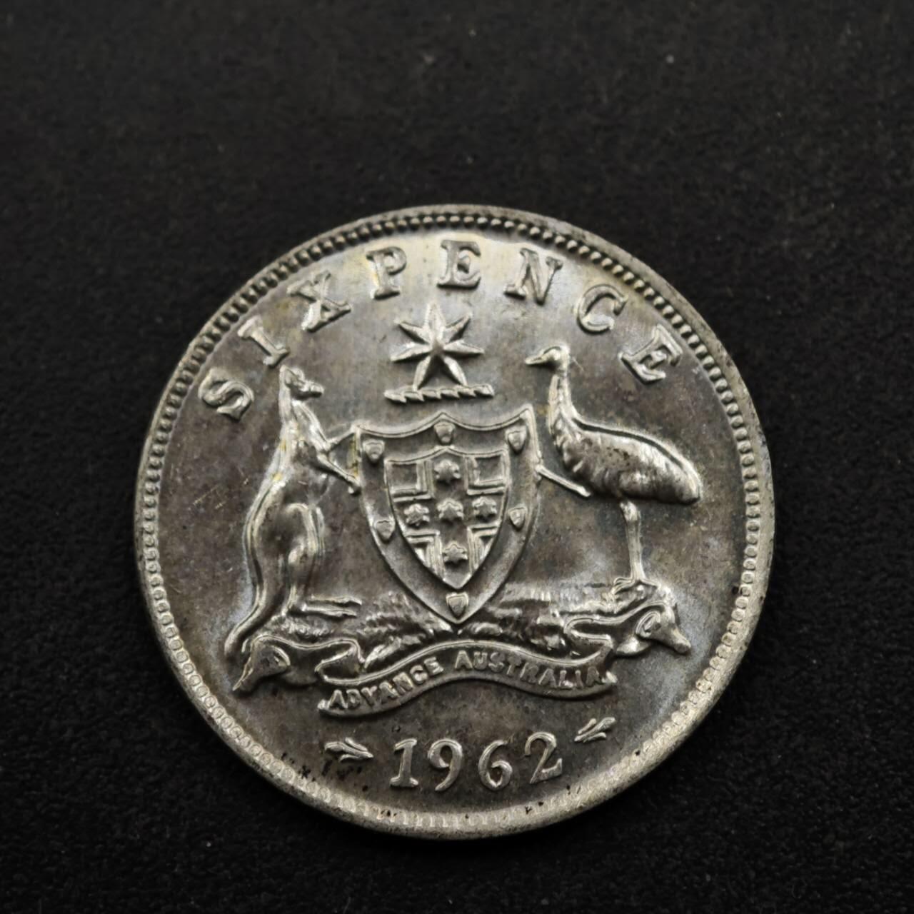 【淘币小摊】实时拍第八百五十三拍   散币银币场   满百包邮可预留二周 每周一统一发货   澳大利亚1962年伊丽莎白二世6便士银币