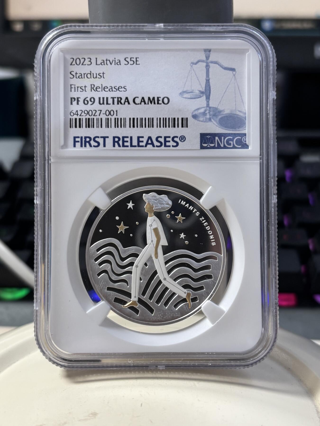 第189期拍卖 拉脱维亚2023年星尘镀金精制纪念币NGC -PF69首 无盒证书，925银，22克，发行量4000枚
