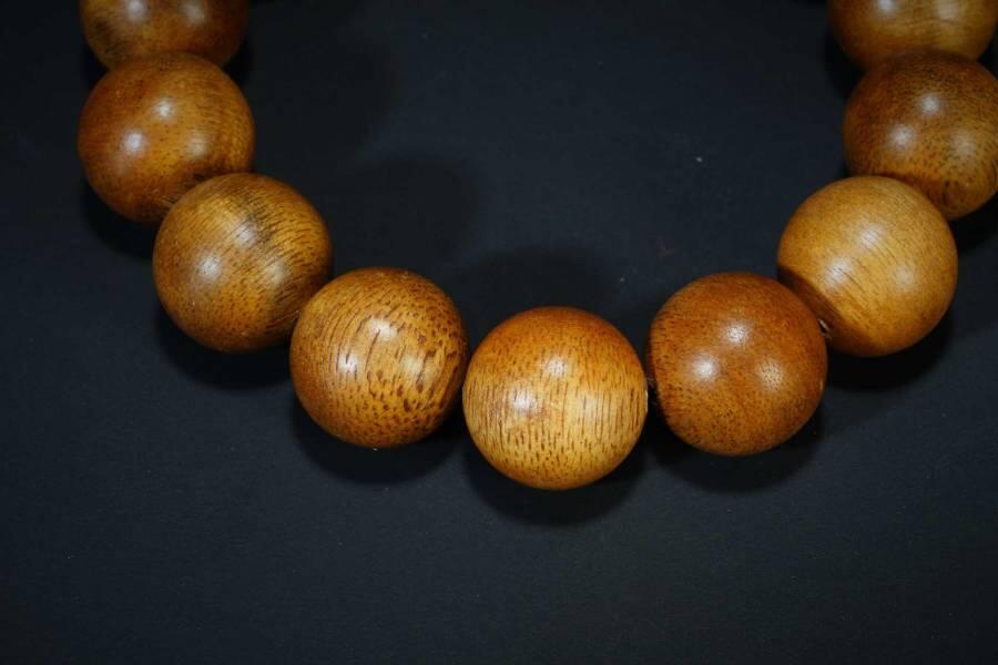 上海都达杂项专场十七（全场包邮） 天然黄油格沉香1.6圆珠手串 附鉴定证书87-206