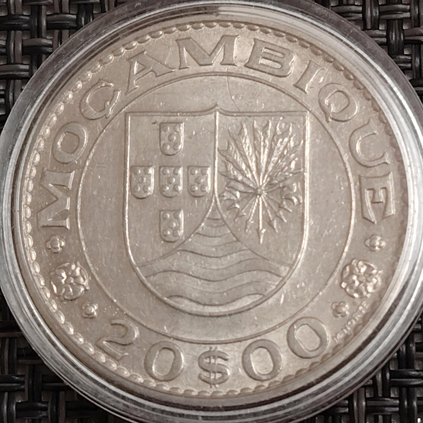 布加迪🐬～世界钱币(上海)🌾第 271 期 /  各国套币和散币 葡属莫桑比克🇲🇿 1971年 20埃斯库多