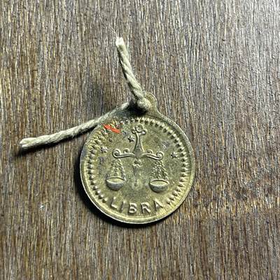 【春节前最后一拍，下一场3.3号】★第139场★散币场。不寄存，30包邮。不满30元，支付5元运费。《接受代拍 代送NGC评级》 - 17【无寄存】星座吊坠一枚 可做吊坠手链等 两面不同星座