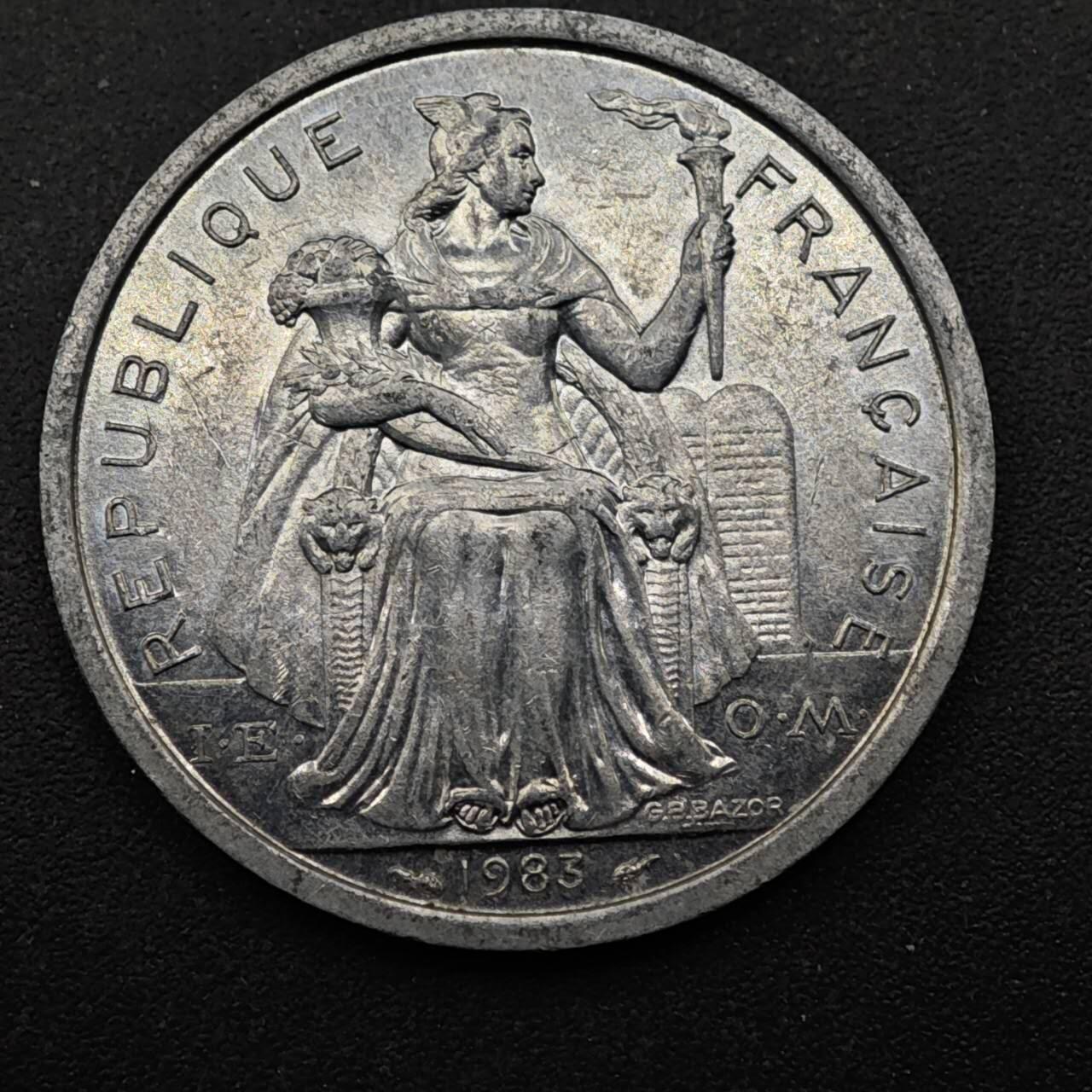 【淘币小摊】实时拍第八百五十三拍   散币银币场   满百包邮可预留二周 每周一统一发货   喀里多尼亚1983年2法郎铝币