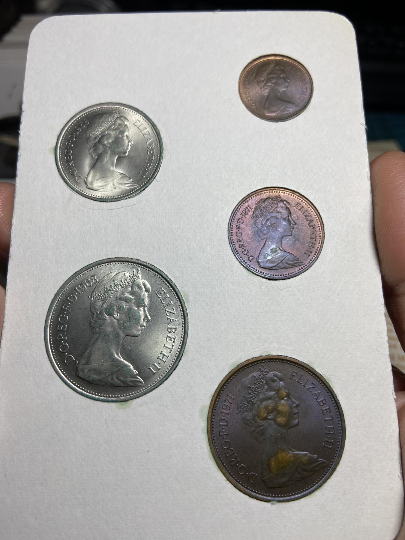 2026年第十四场(总第一百八十三场）外国好品散币场(免佣金) 英国🇬🇧原册套币5枚(伊丽莎白二世中年花冠，十进制第一版首发年套币)