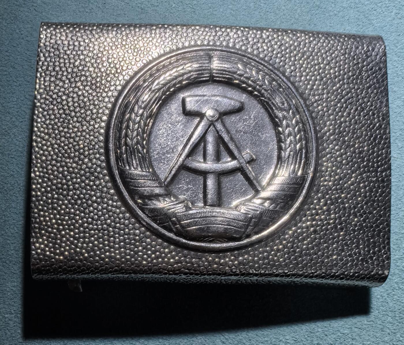 盛世勋华——号角文化勋章邮票专场拍卖第301期 东德人民军腰带扣 皮带用