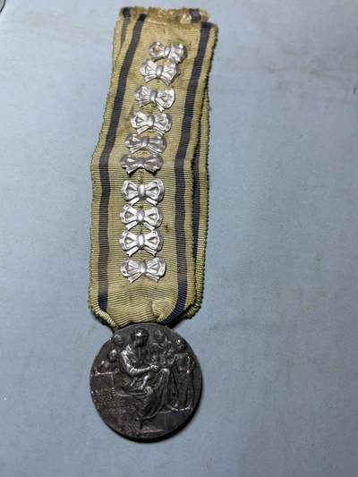 盛世勋华——号角文化勋章邮票专场拍卖第301期 - 意大利母亲奖章 10个花结